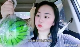 网红阿姨在网上吃瓜,揭秘网络八卦背后的真相